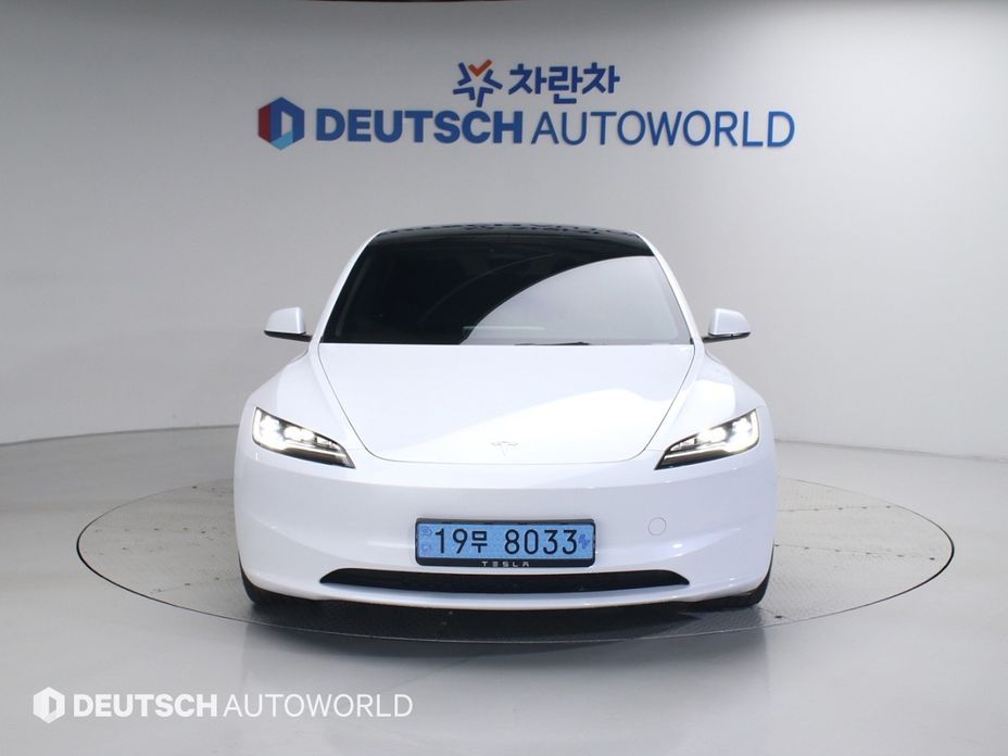 Tesla Model 3 2024