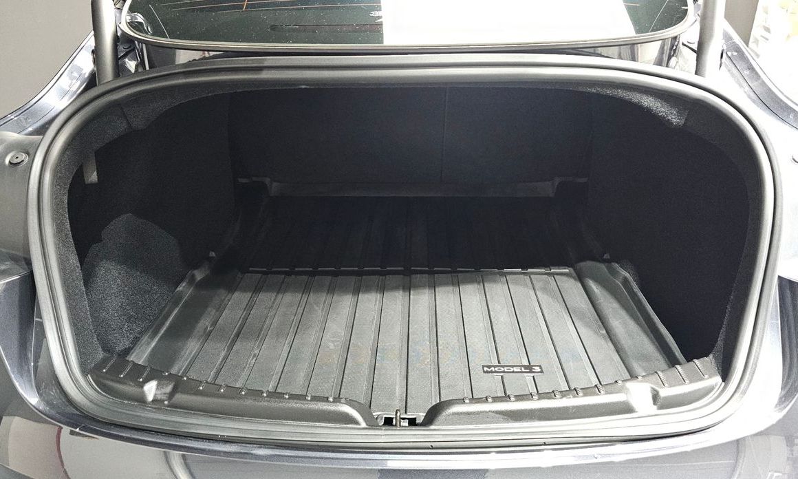 Tesla Model 3 2024
