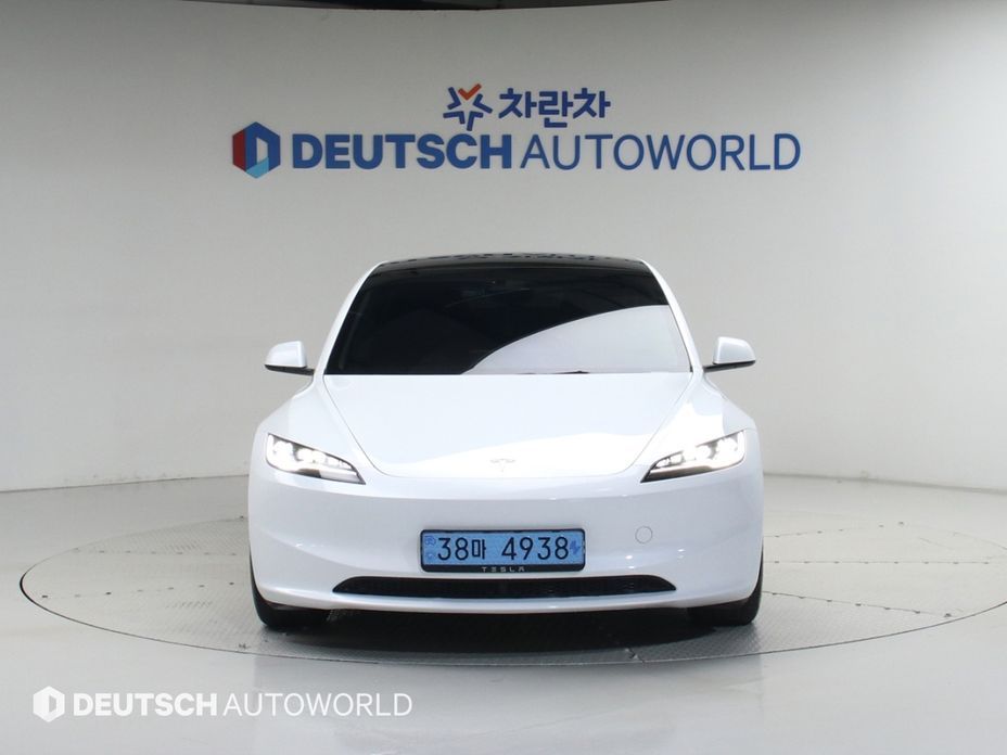 Tesla Model 3 2024