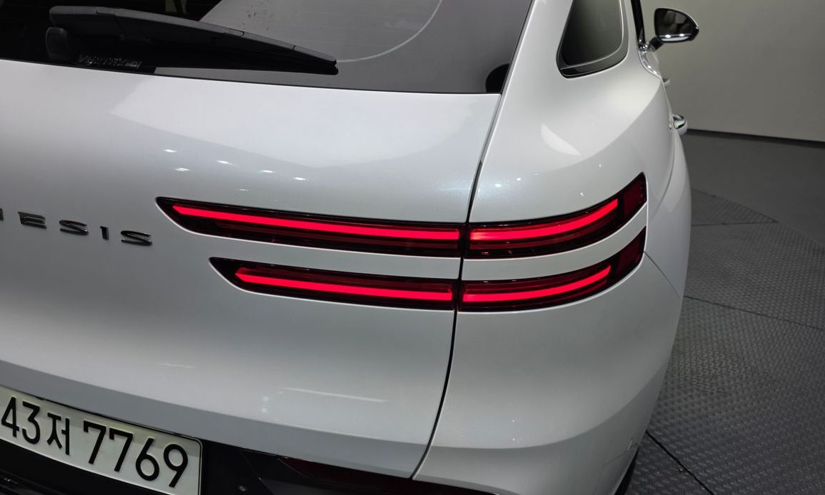 Genesis GV70 2025