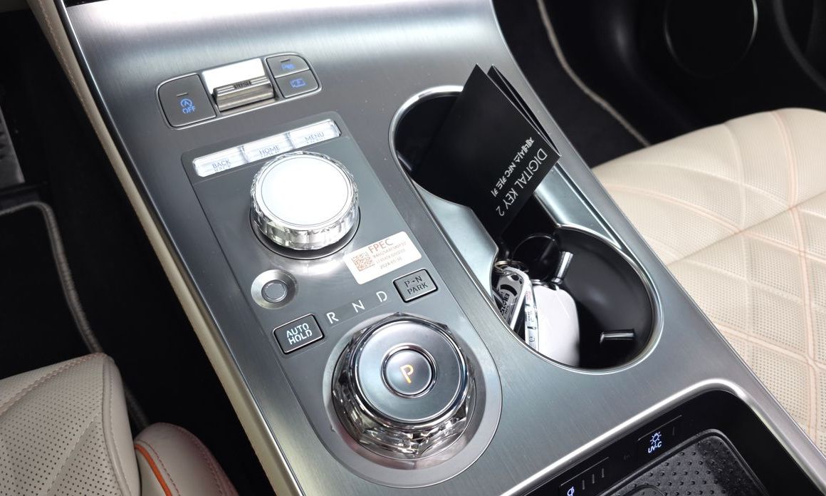 Genesis GV70 2025