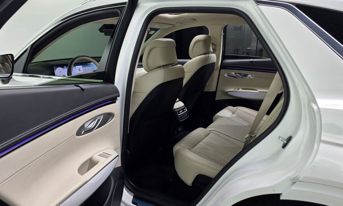 Genesis GV70 2025