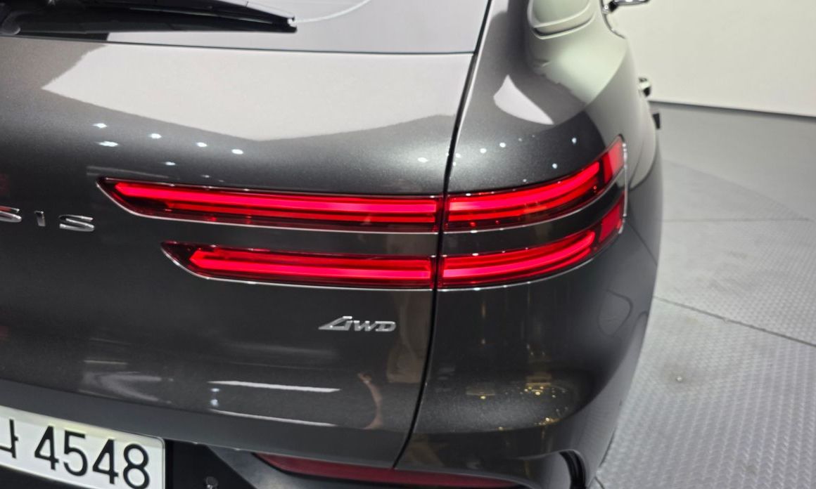 Genesis GV70 2025