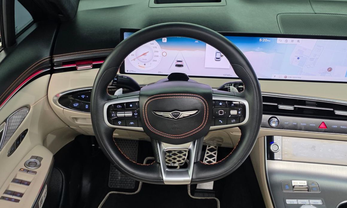 Genesis GV70 2025