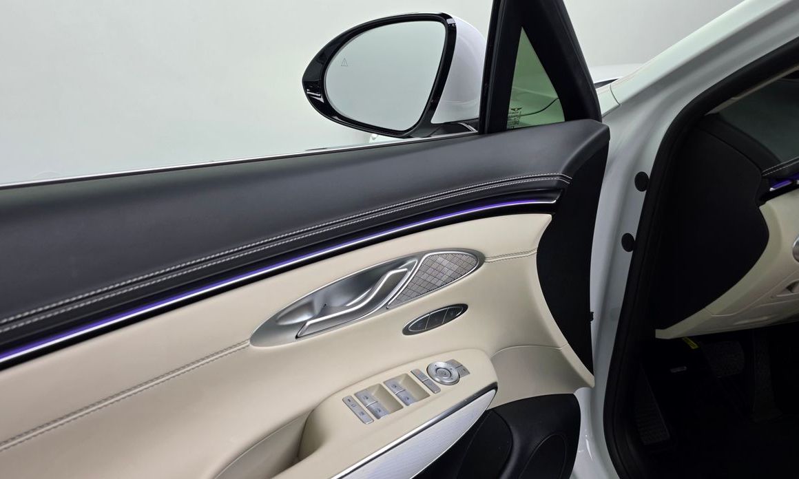Genesis GV70 2025