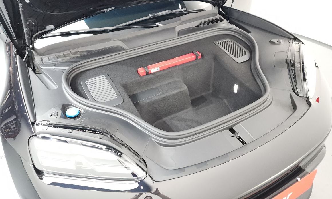 Porsche Macan 2025