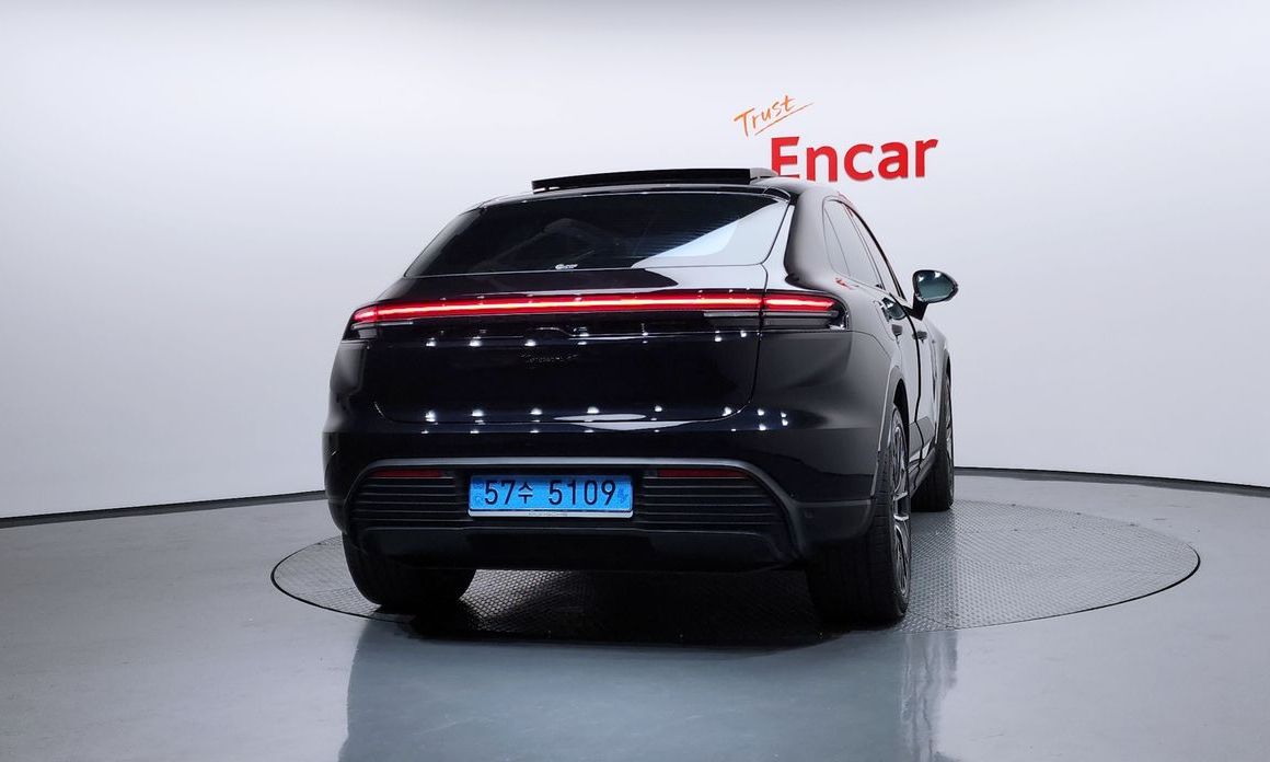 Porsche Macan 2025