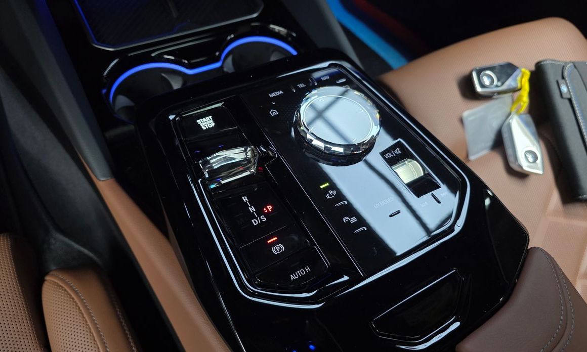 BMW 5-Series 2025