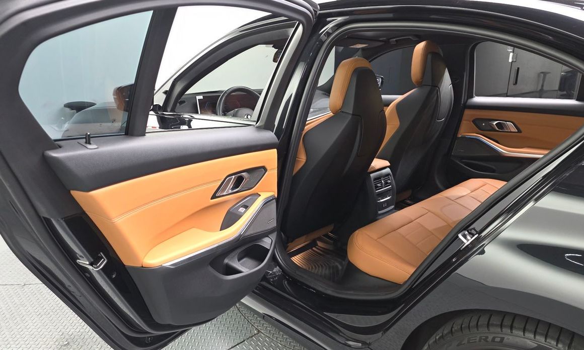 BMW 3-Series 2023