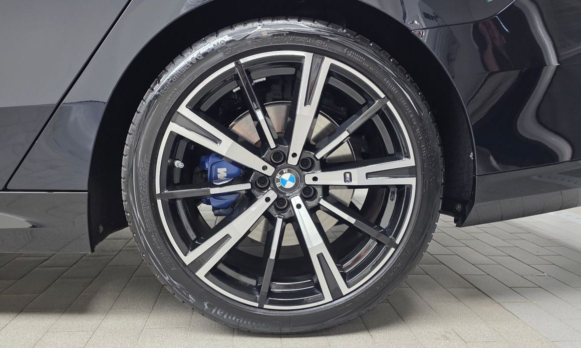 BMW 5-Series 2025
