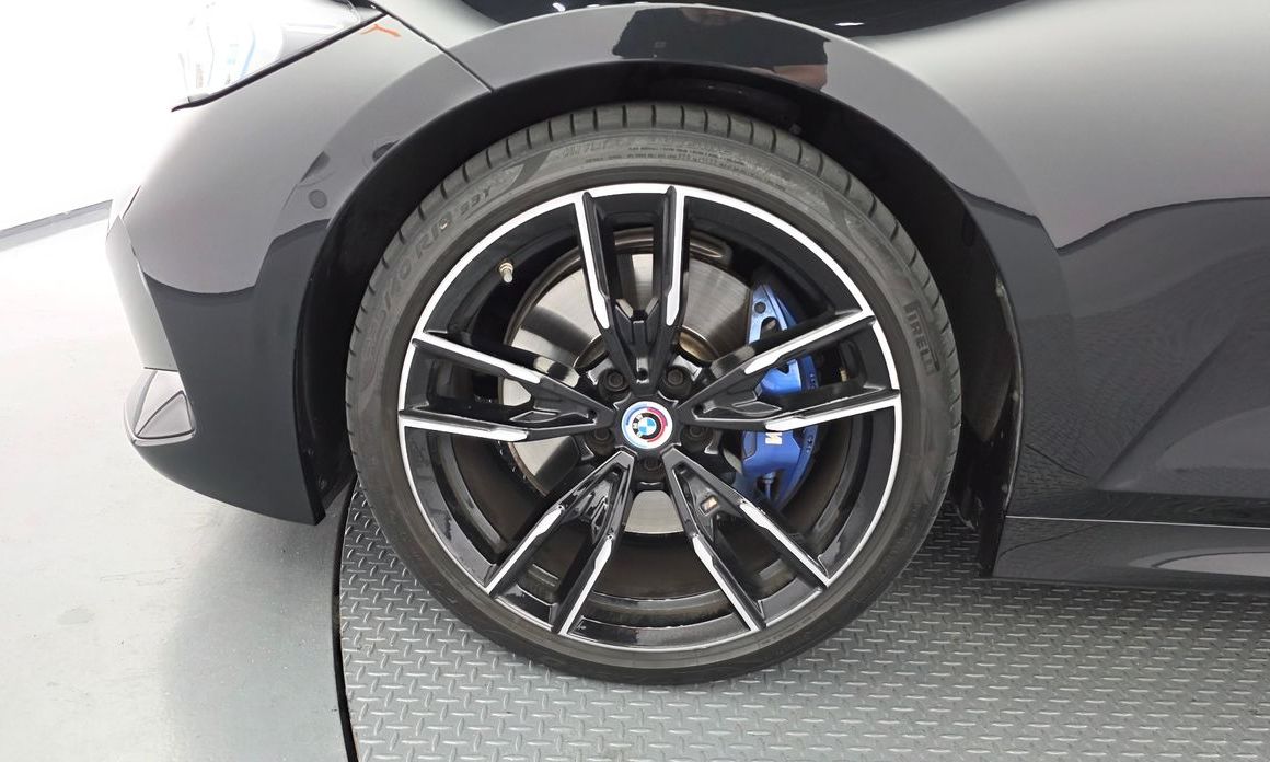 BMW 3-Series 2023