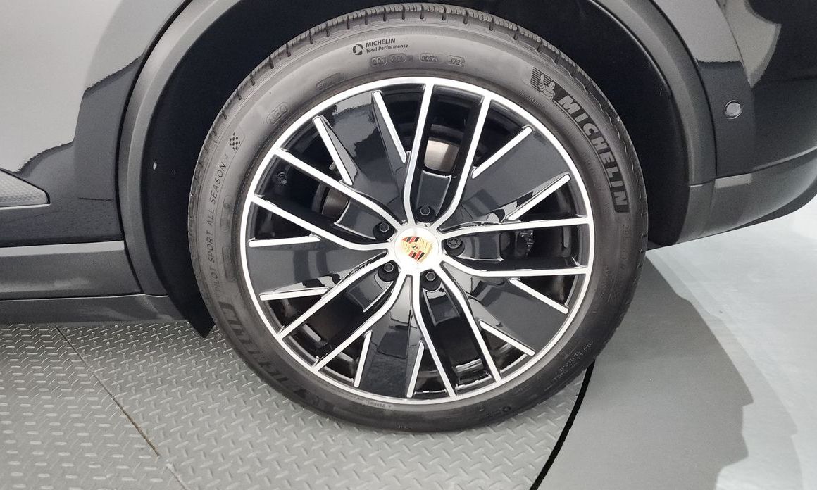 Porsche Macan 2025