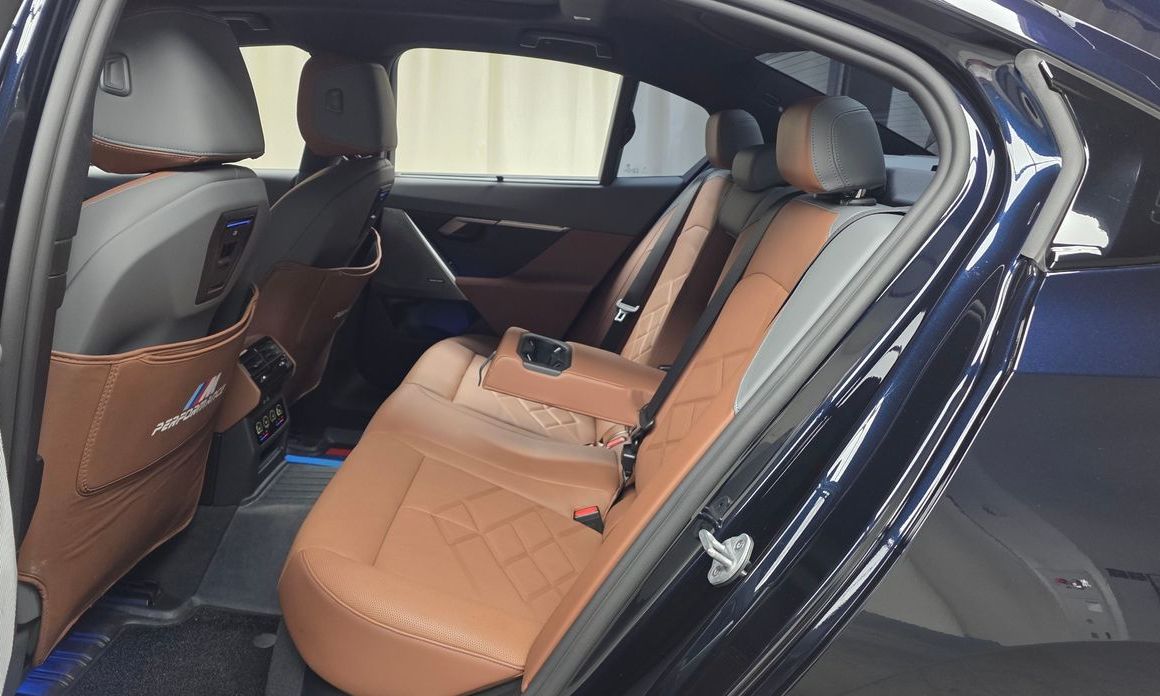 BMW 5-Series 2025