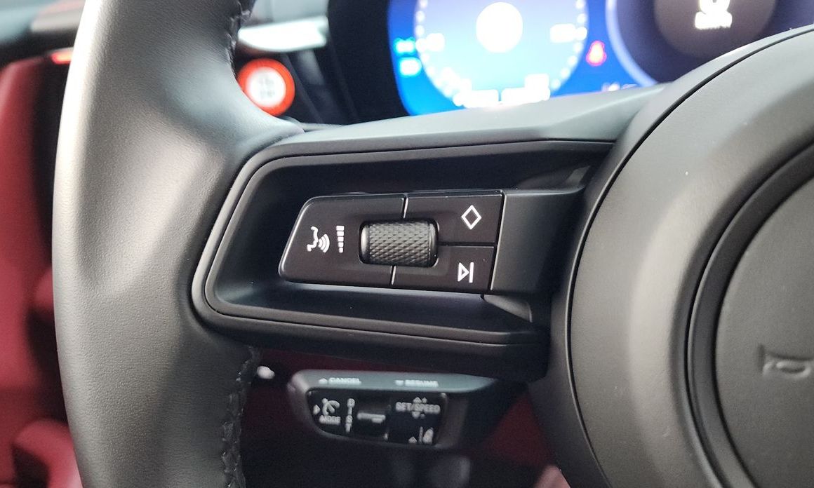 Porsche Macan 2025