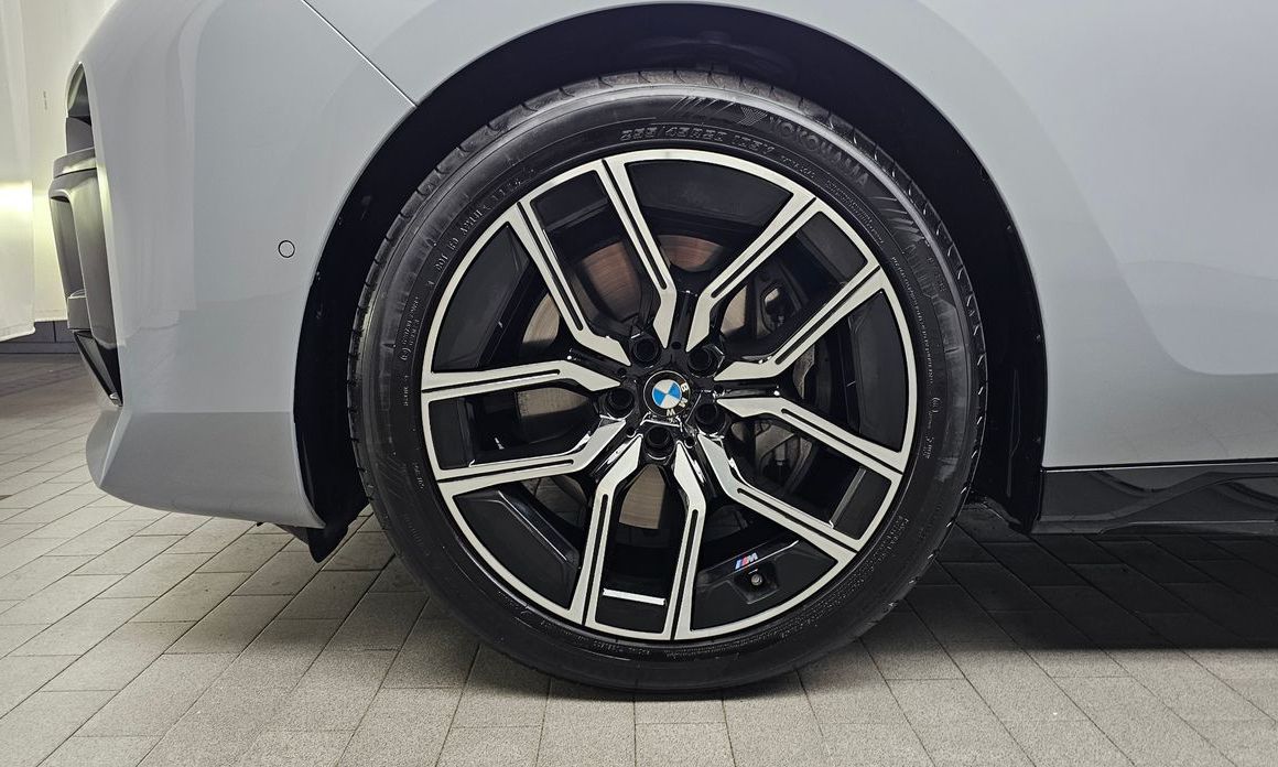 BMW 7-Series 2025