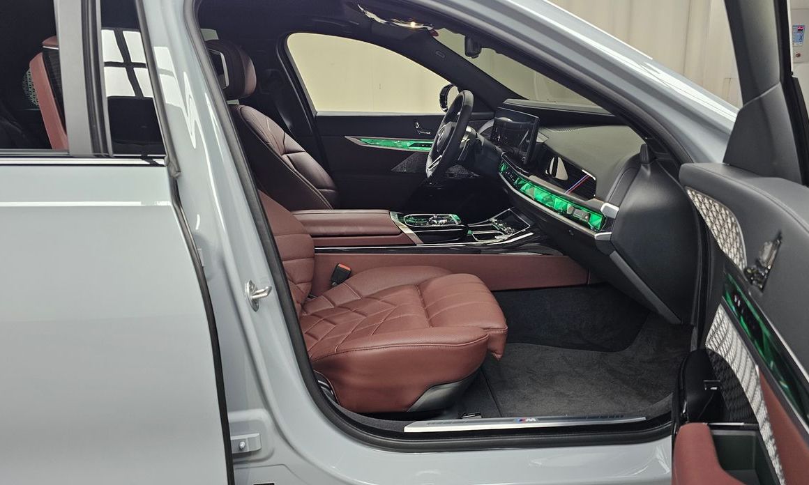 BMW 7-Series 2025