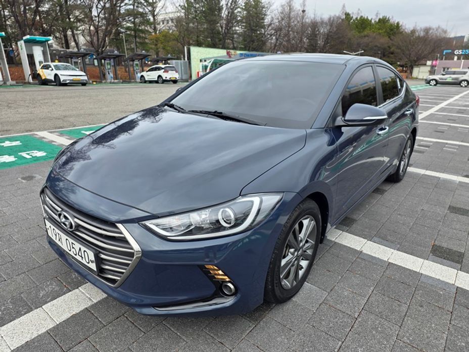 Hyundai AVANTE 2016
