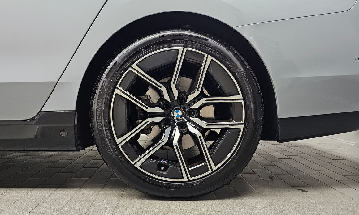BMW 7-Series 2025