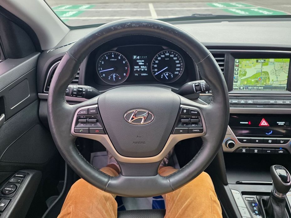 Hyundai AVANTE 2016