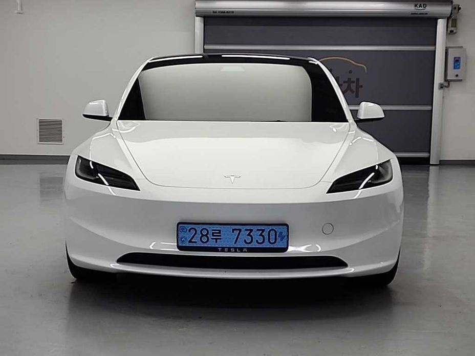 Tesla Model 3 2024