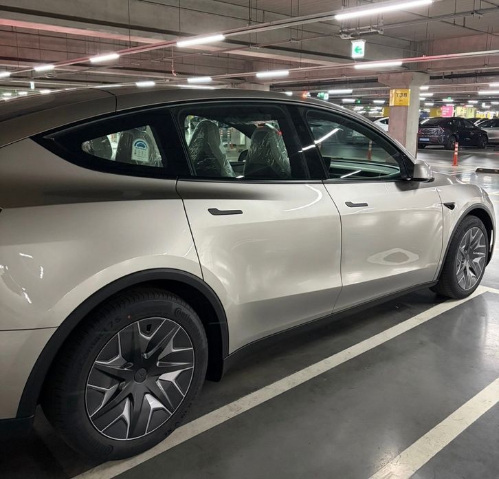 Tesla Model Y 2026