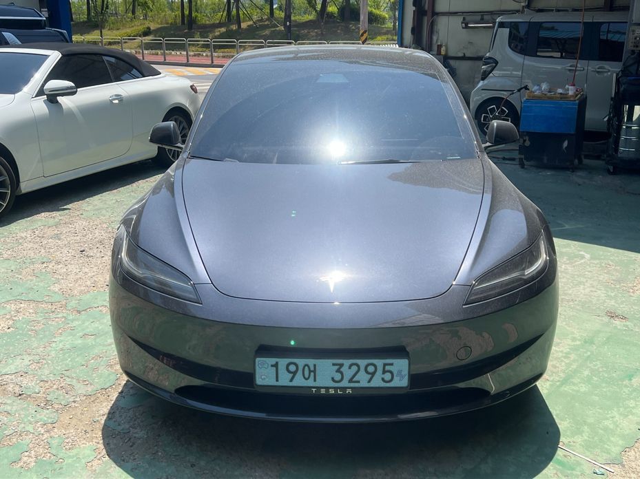Tesla Model 3 2025
