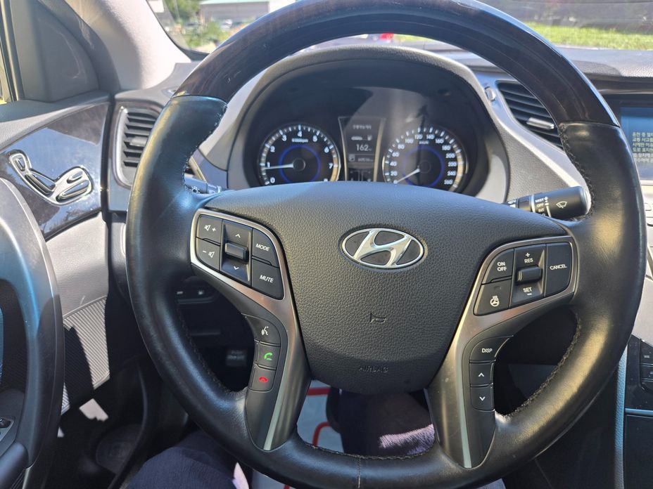 Hyundai Grandeur 2012