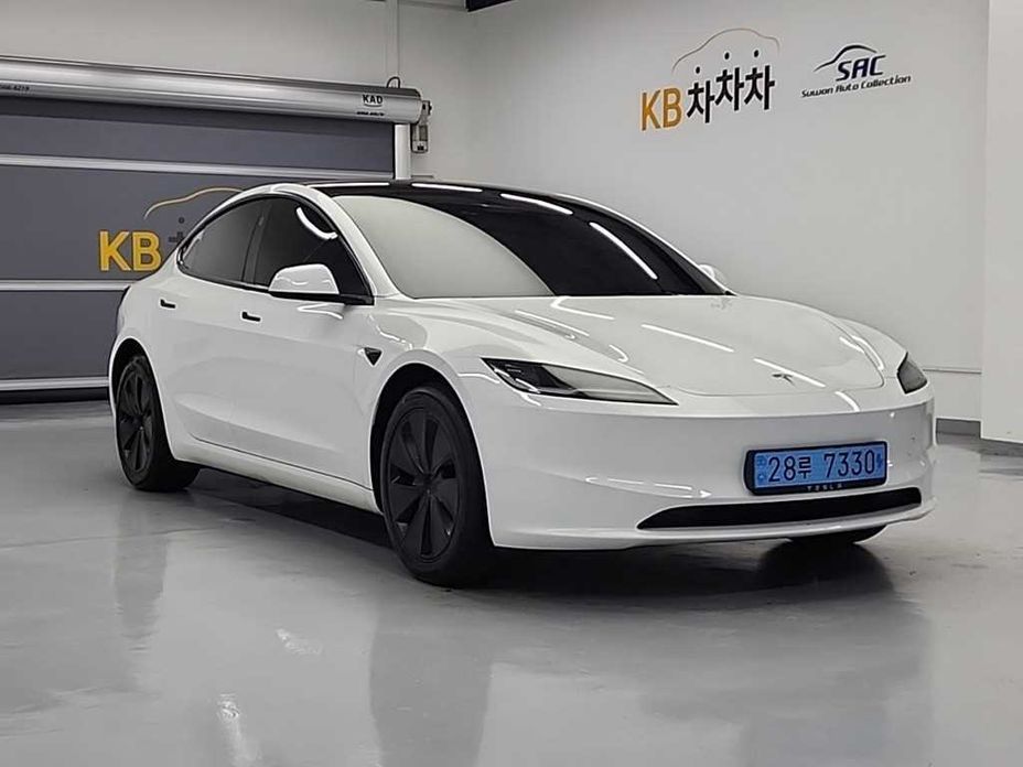 Tesla Model 3 2024