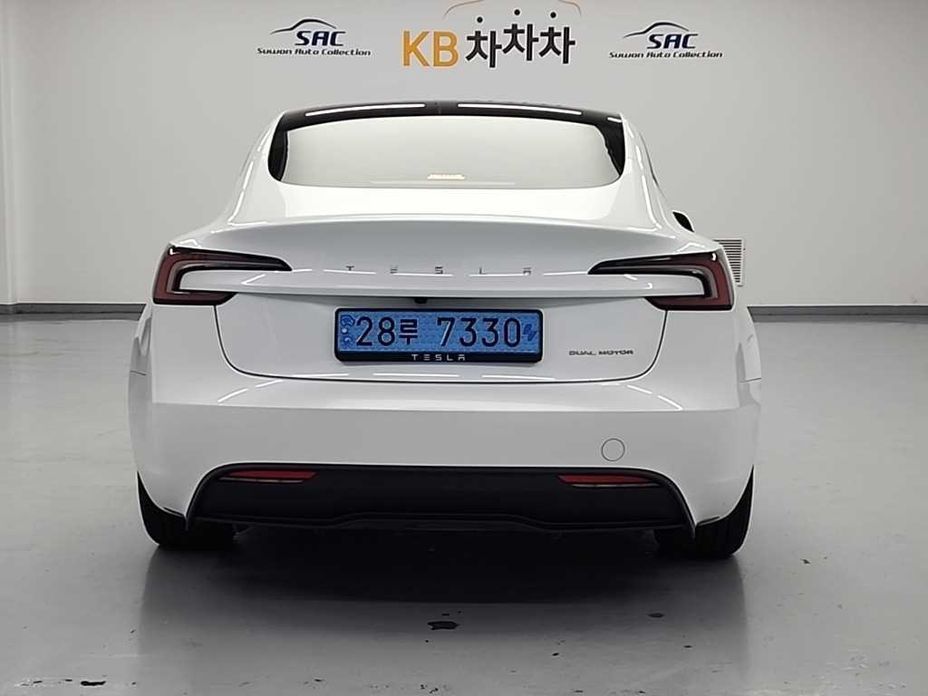 Tesla Model 3 2024