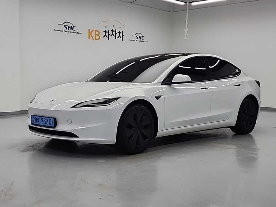 Tesla Model 3 2024