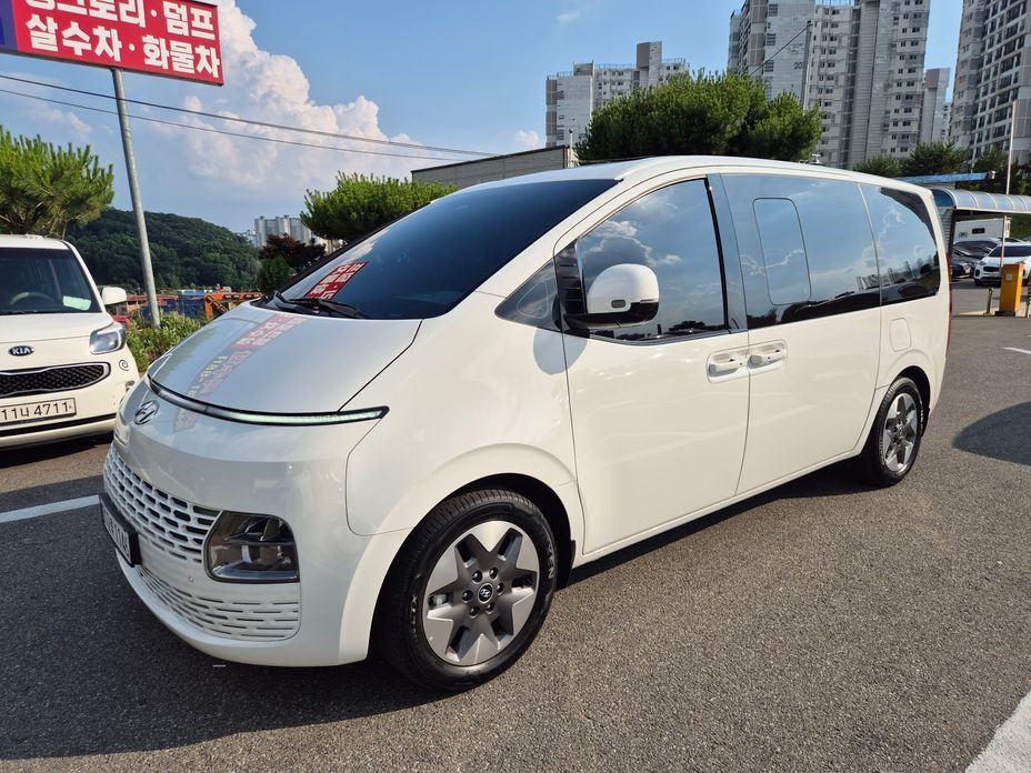 Hyundai Staria 2023