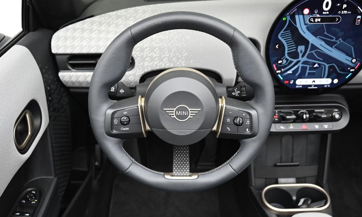 Mini Cooper Convertible 2025