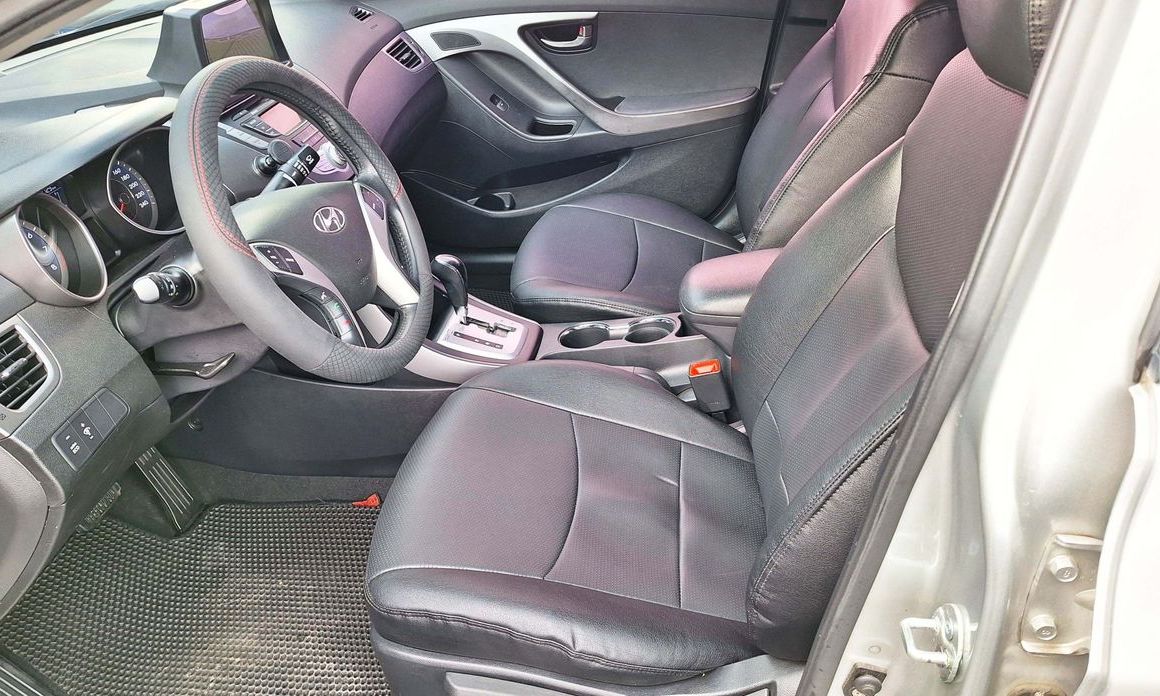 Hyundai AVANTE 2011