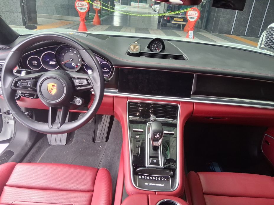 Porsche Panamera 2023