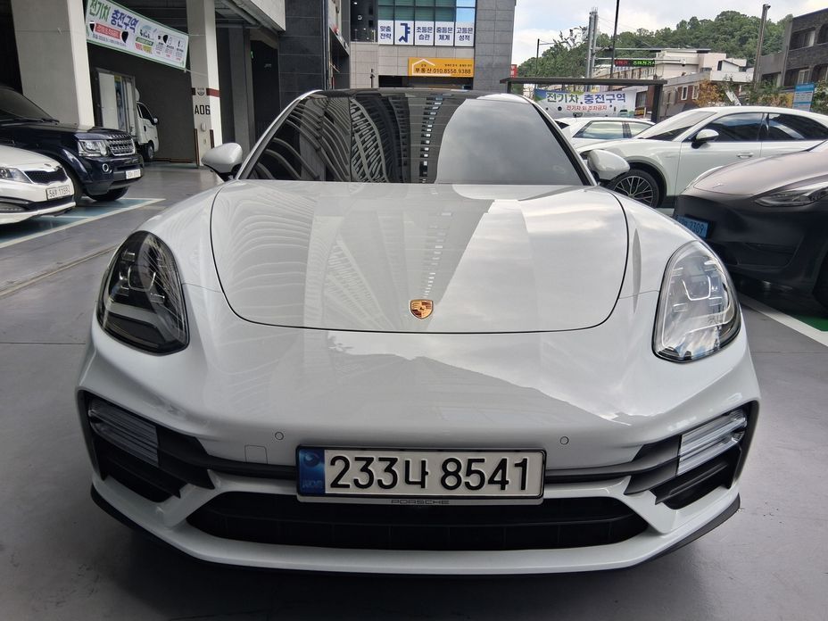 Porsche Panamera 2023