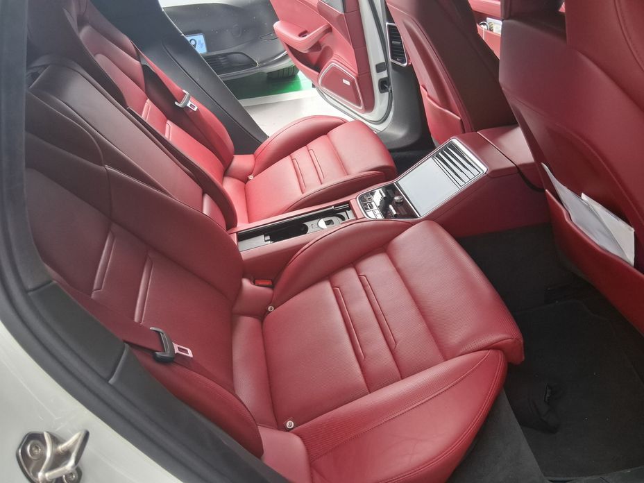 Porsche Panamera 2023