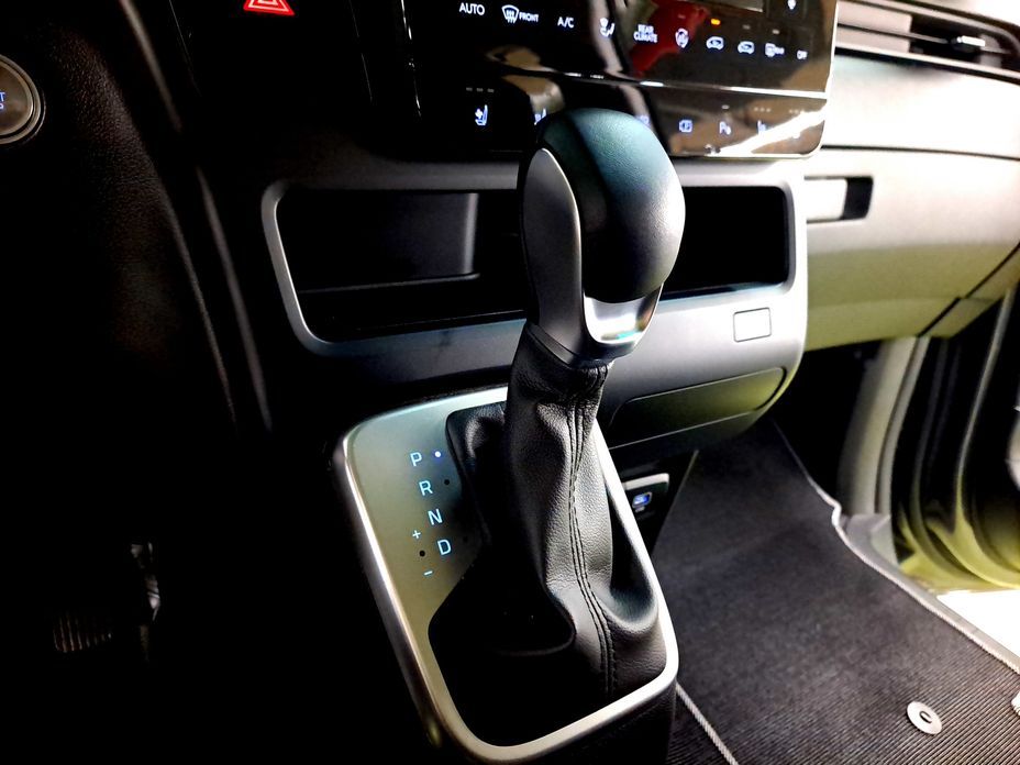 Hyundai Staria 2025