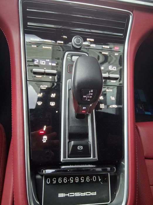 Porsche Panamera 2023