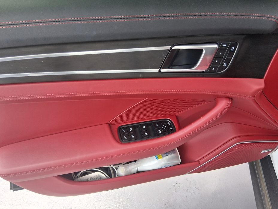 Porsche Panamera 2023