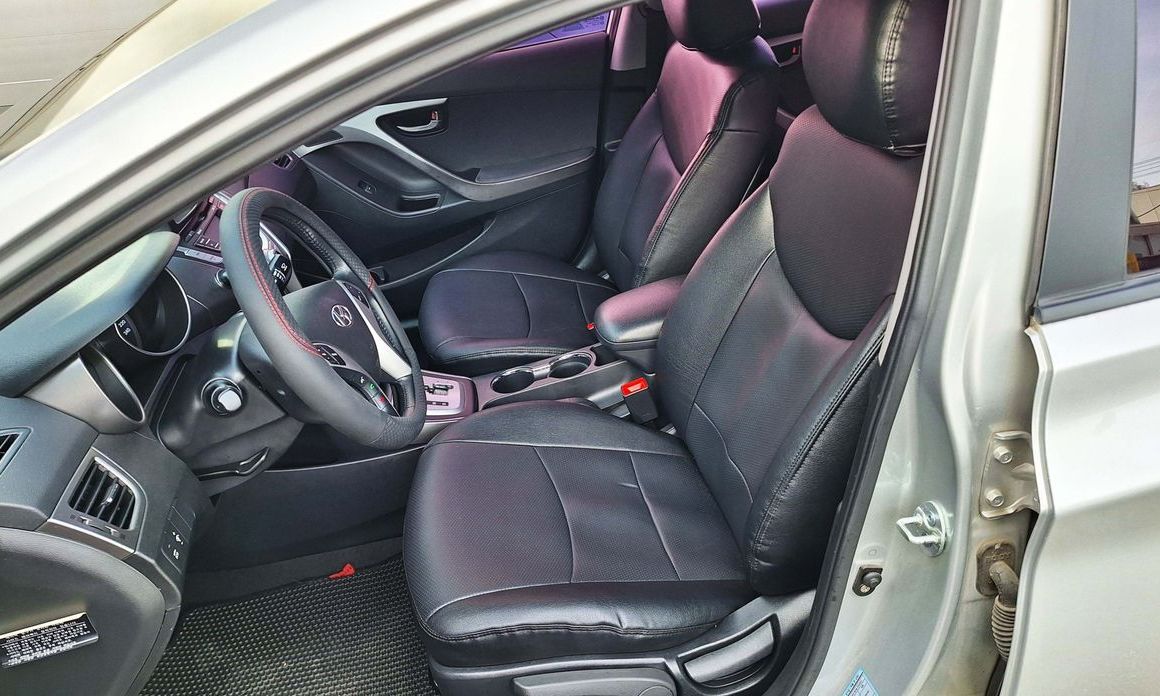 Hyundai AVANTE 2011
