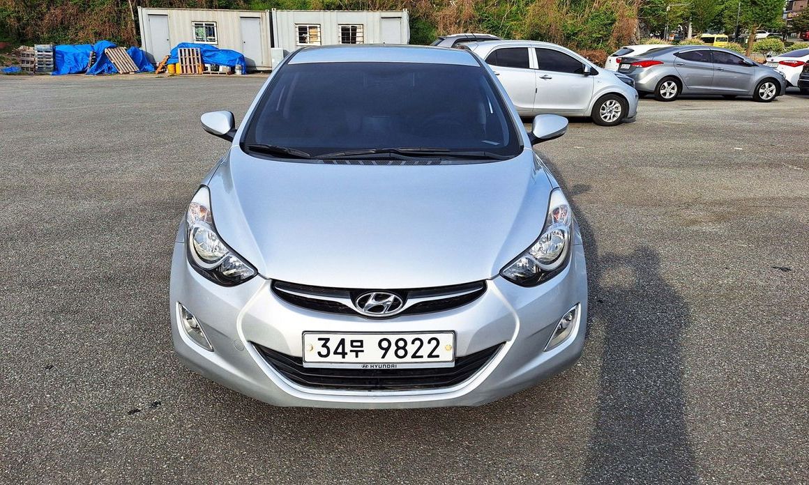 Hyundai AVANTE 2011