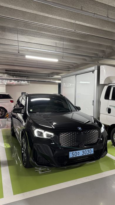 BMW iX1 2025