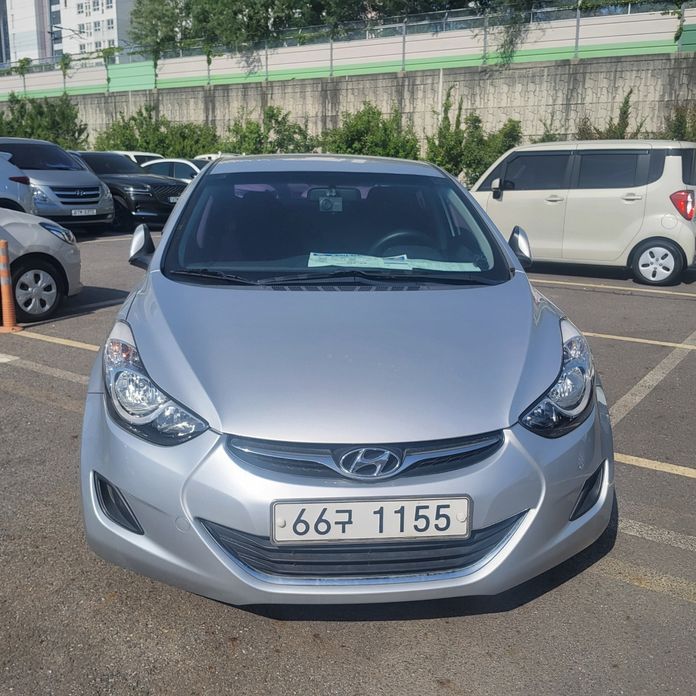 Hyundai AVANTE 2011