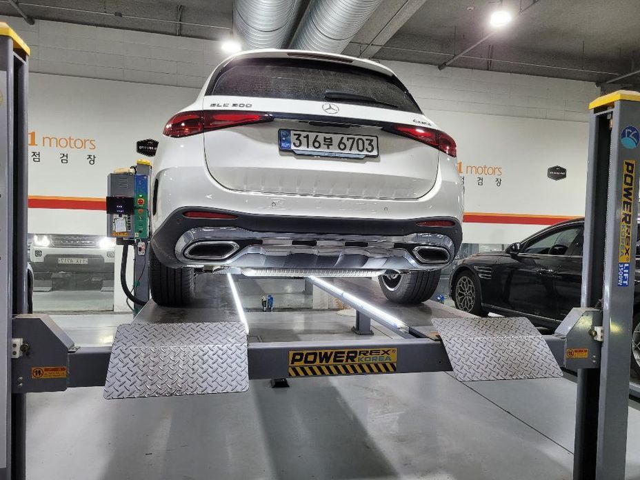 Mercedes-Benz GLC-Class 2024