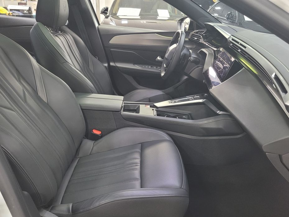 Peugeot 408 2023