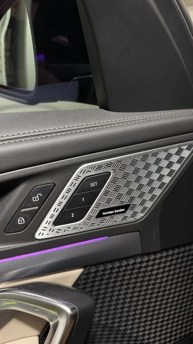 BMW iX1 2025