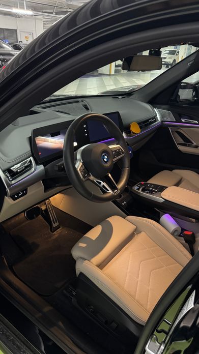BMW iX1 2025