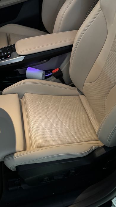 BMW iX1 2025