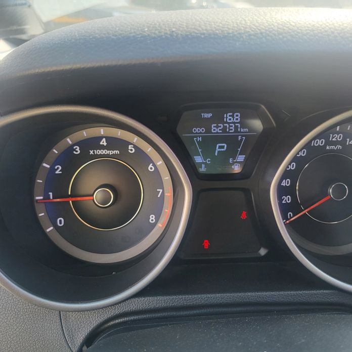 Hyundai AVANTE 2011