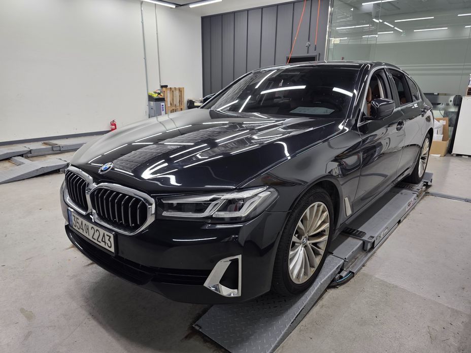BMW 5-Series 2022